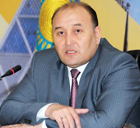 Подозреваемый в даче взятки экс-чиновник Сулейменов отрицает свою вину