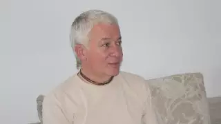 Люди до сих пор живут по принципу: есть масло и ездить на слонах. Беседа с философом