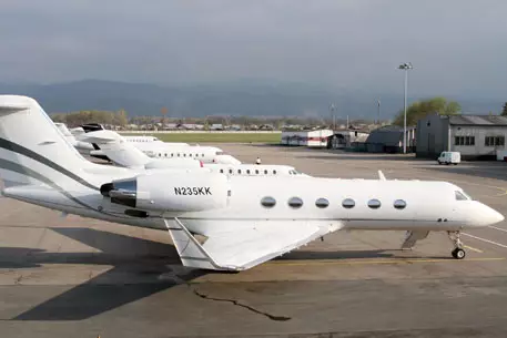 Прокуратура потребовала остановить полеты 65 казахстанских самолетов