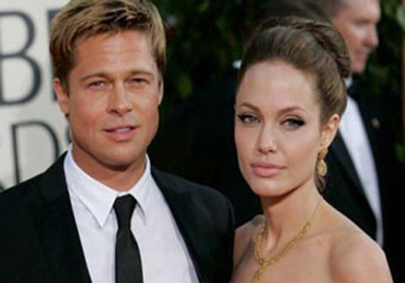 Питт и Джоли пожертвовали миллион долларов больнице           