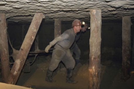 Спасатели обнаружили на шахте "Алексиевская" тело горняка