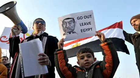 Журнал Time назвал Мубарака "слабейшим" диктатором