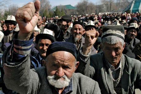 Жители Бишкека вышли на митинг из-за отсутствия света