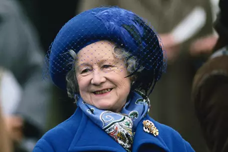 В Великобритании издали первые мемуары королевы-матери