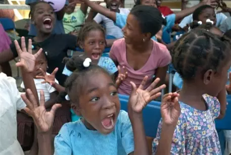 У гаитянских сирот родители оказались живы