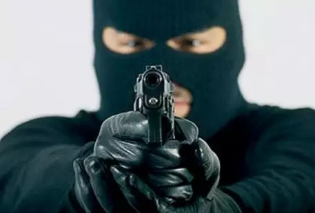 В Москве двое неизвестных ограбили салон сотовой связи