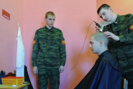 Российских работодателей обяжут ждать солдат-срочников