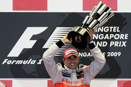 Льюис Хэмилтон выиграл "Гран-при Сингапура"