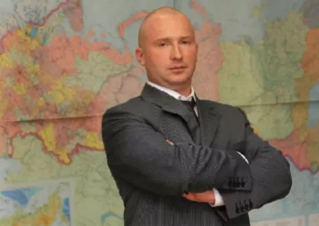 Жириновский и его сын открестились от "Майбаха"