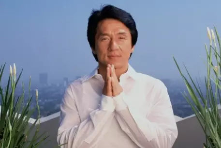 Джеки Чан посетил пострадавшую от землетрясения провинцию Китая