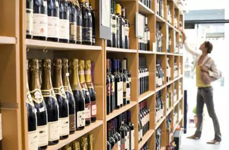 На станции "Мир" пили коньяк и настойку