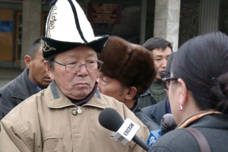 Братьям Бакиева помогли скрыться связи в спецслужбах Киргизии
