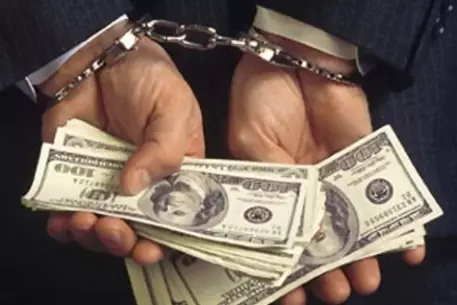 В Брянской области двое прокуроров попались на взятке