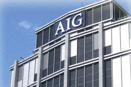 Глава AIG покинет свой пост из-за сокращения компенсаций