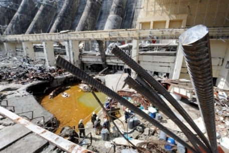 Авария на Саяно-Шушенской ГЭС вызовет отставки в руководстве "РусГидро"