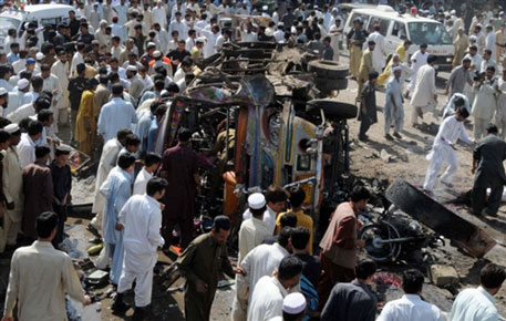 Количество жертв взрыва на рынке в Пакистане достигло 52