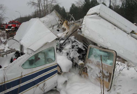 В Киеве разбился легкомоторный самолет с людьми