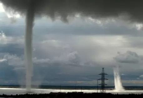 Жителей Вашингтона предупредили о торнадо