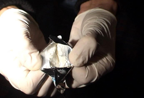В Женеве дети нашли в песочнице два пакетика с кокаином