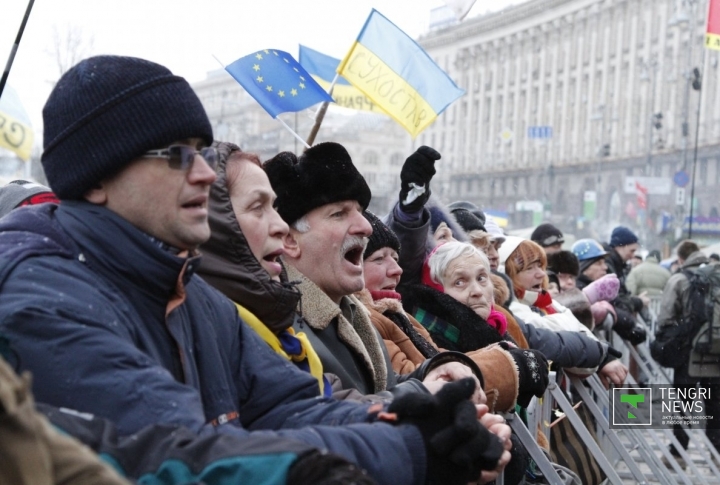 Демонстранты горячо приветствовали политиков, а во время выступления Саакашвили скандировали его имя. 
©Владимир Прокопенко