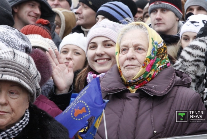 На следующий день Майдан вновь наполнился митингующими. ©Владимир Прокопенко