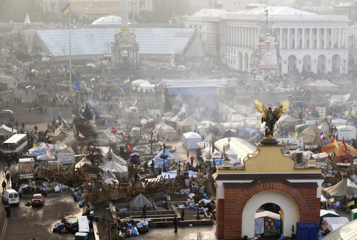 Лагерь митингующих на майдане Независимости в центре Киева с высоты птичьего полета, 21 февраля 2014 года. ©REUTERS