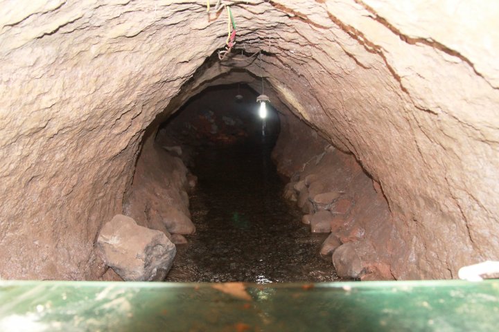 "Карезы" находились на глубине от 5 до 10 метров. Таким образом, вода из подземных родников подводилась к домам и садам. ©Владимир Прокопенко