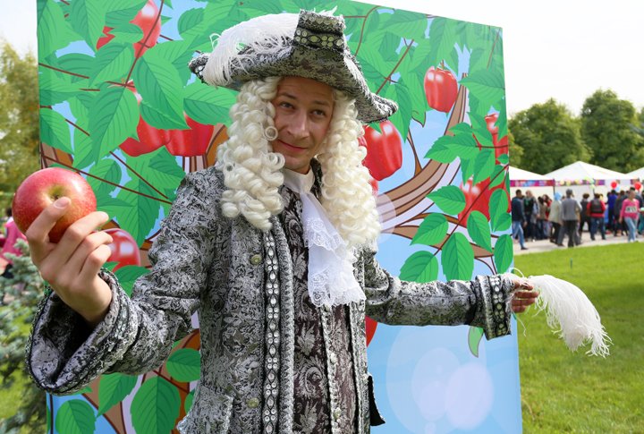 Артисты городских театров традиционно участвуют в Apple Fest. ©Ярослав Радловский