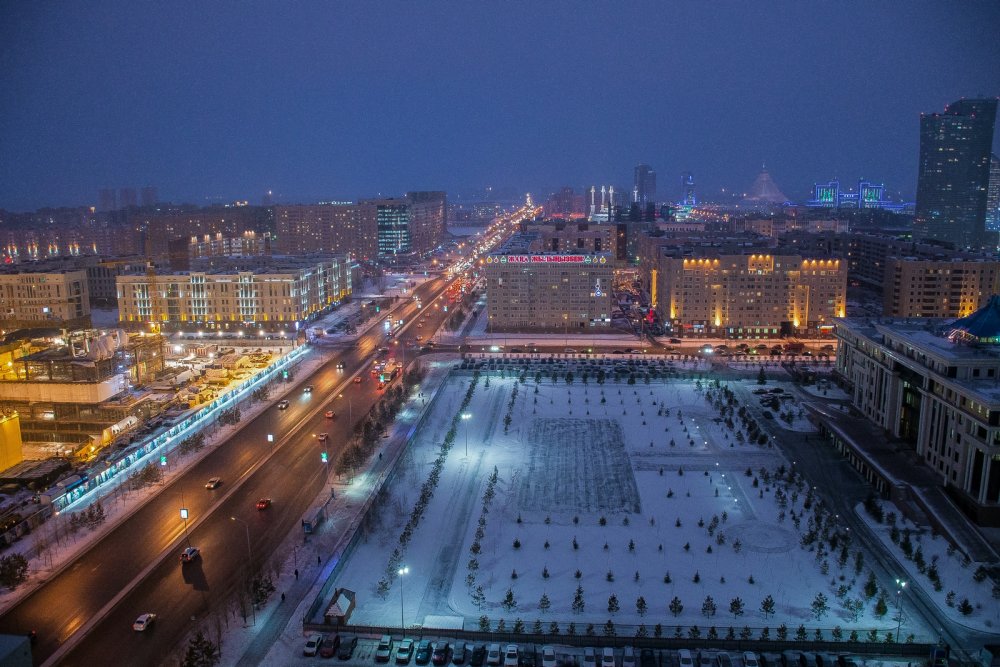 Фото Турар Казангапов © Улица Сыганак. Вид из окна бизнес-центра "Ансар"