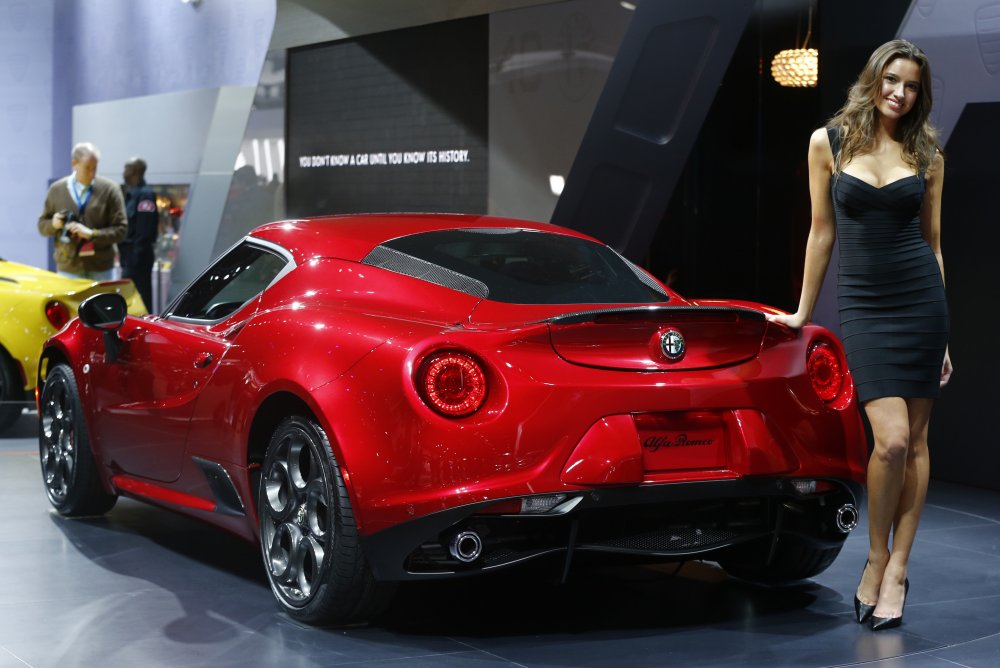 Итальянский концерн порадовал своеобразной Alfa Romeo 4C. ©REUTERS