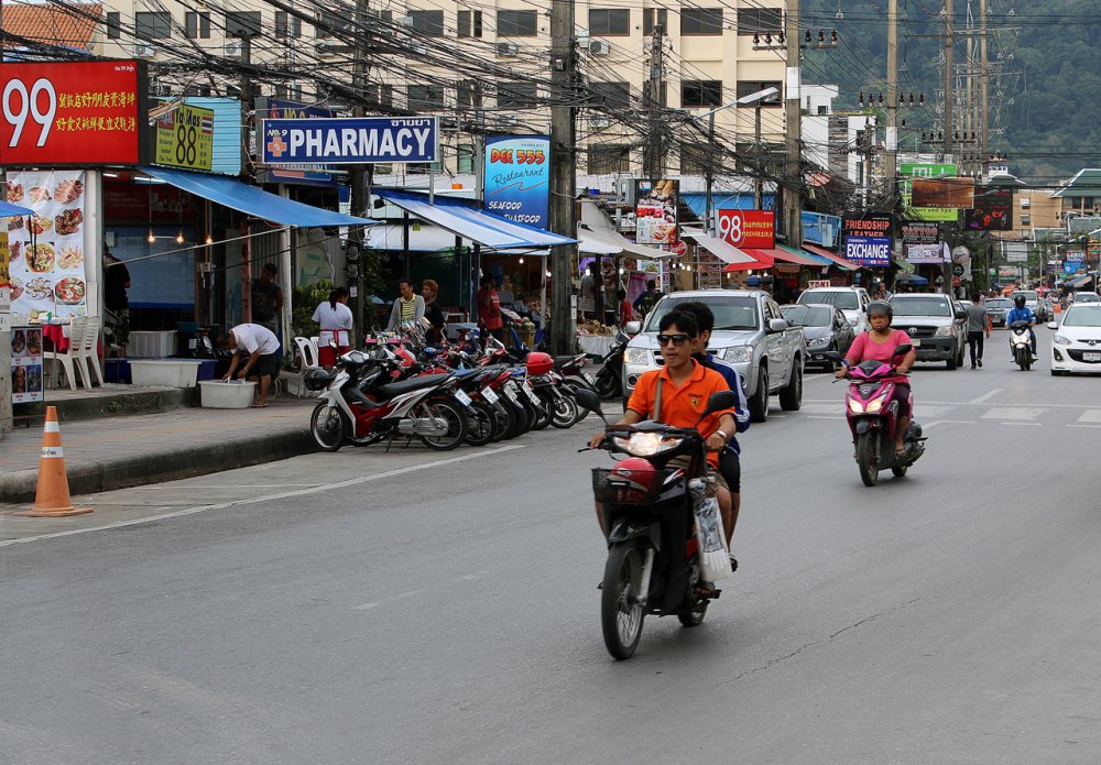 Скутер - самый популярный вид транспорта у тайцев.