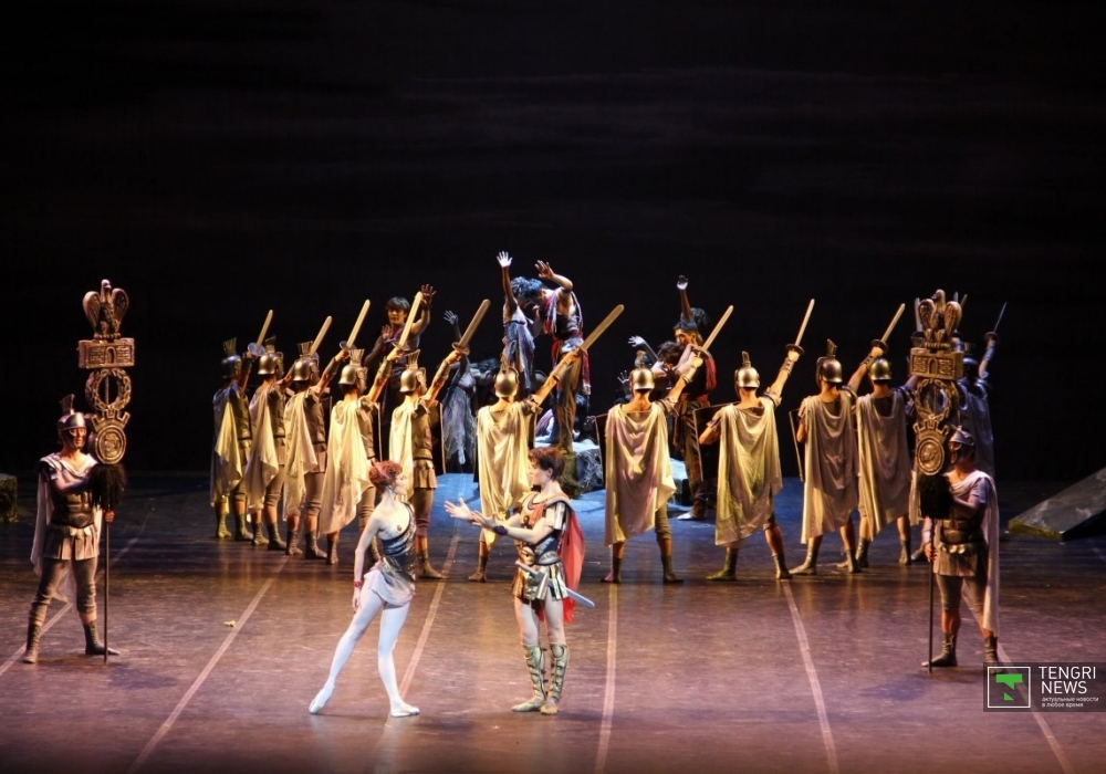 На родину прославленного мореплавателя Христофора Колумба казахстанский балет приехал в составе 85 человек. ©Айжан Тугельбаева