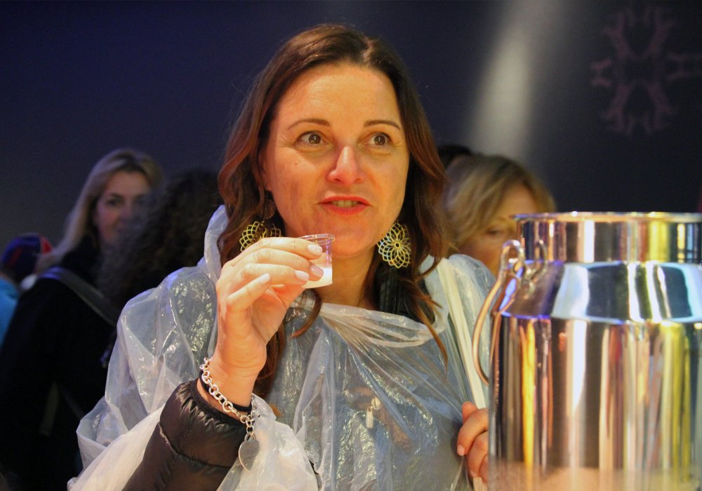 Реакция иностранных гостей на вкус национального напитка. ©Роза Есенкулова