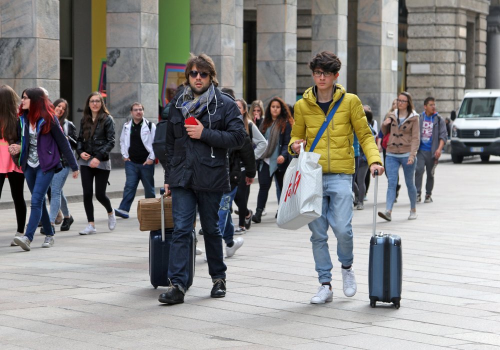 Прямо с вокзала или аэропорта люди едут на центральные улицы, где можно начать удачный шопинг. ©Роза Есенкулова