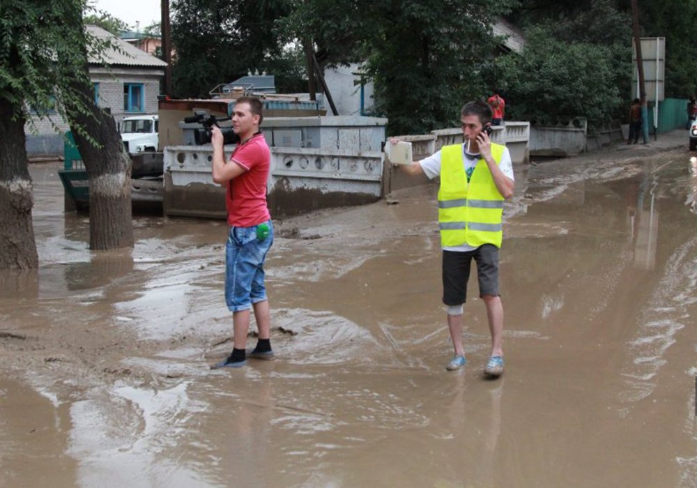 На месте продолжают работать наши журналисты. Фото © Владимир Прокопенко