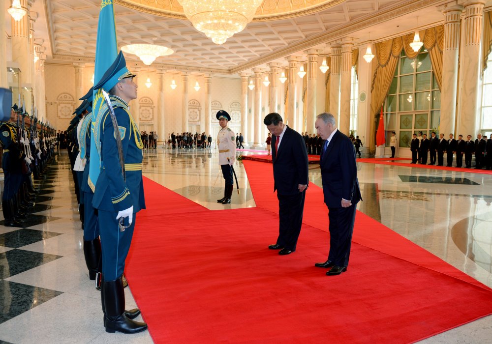 Официальная церемония встречи Президента Китайской Народной Республики Си Цзиньпина, прибывшего в Казахстан с официальным визитом. Астана, Акорда, 7 мая 2015 года.