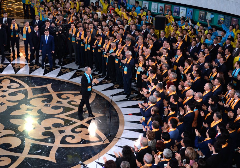 На церемонии оглашения итогов экзит-пуллов по результатам выборов Президента Республики Казахстан. Астана, Библиотека Первого Президента, 27 апреля 2015 года.