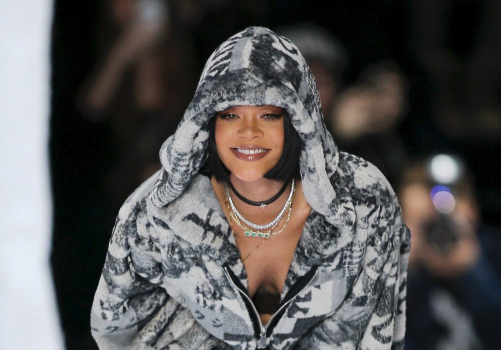 Певица и актриса Рианна демонстрирует коллекцию одежды Fenty PUMA by Rihanna. ©REUTERS