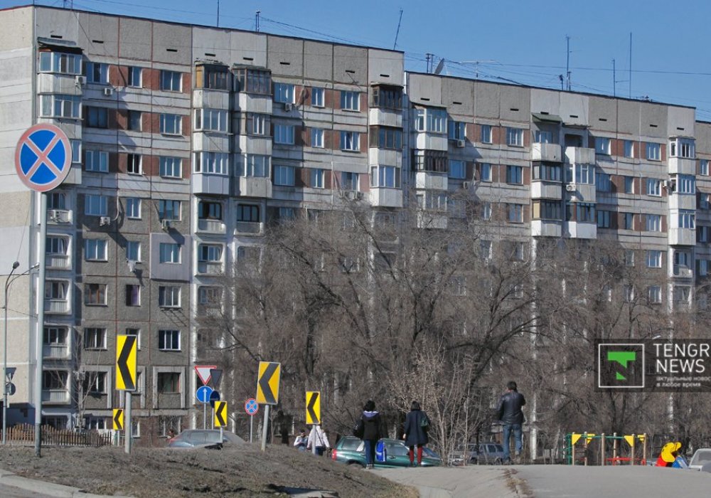 Если говорить о типичном алматинском городском пейзаже, то сегодня он выглядит вот так. 