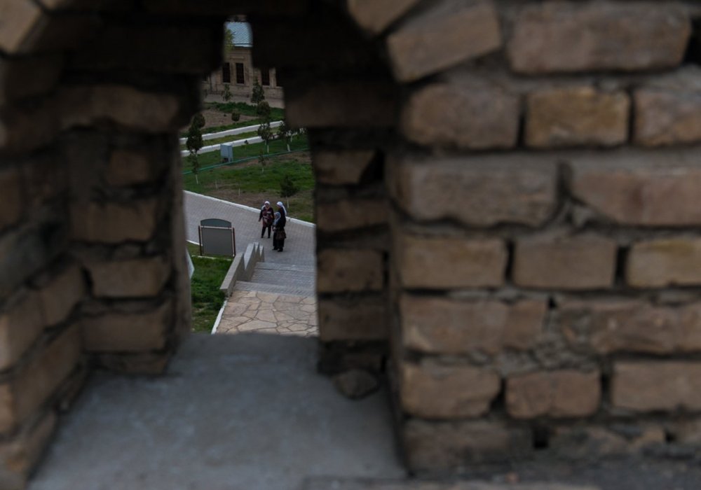 Почему люди едут в Туркестан? Секретная пещера и чудотворный колодец