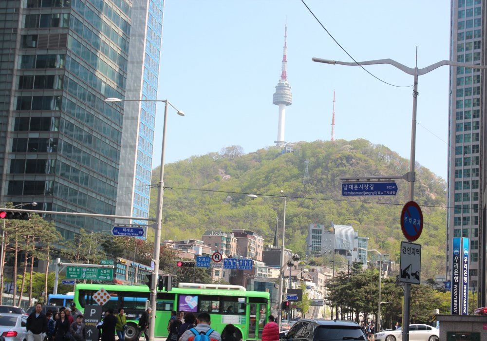 Сеульская телебашня на горе Намсан. Самое высокое место, откуда видна панорама города.