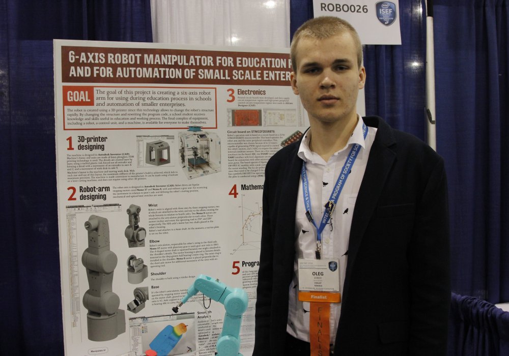 Россиянин Олег Зобов собрал 3D-принтер и распечатал на нем промышленного робота-манипулятора.