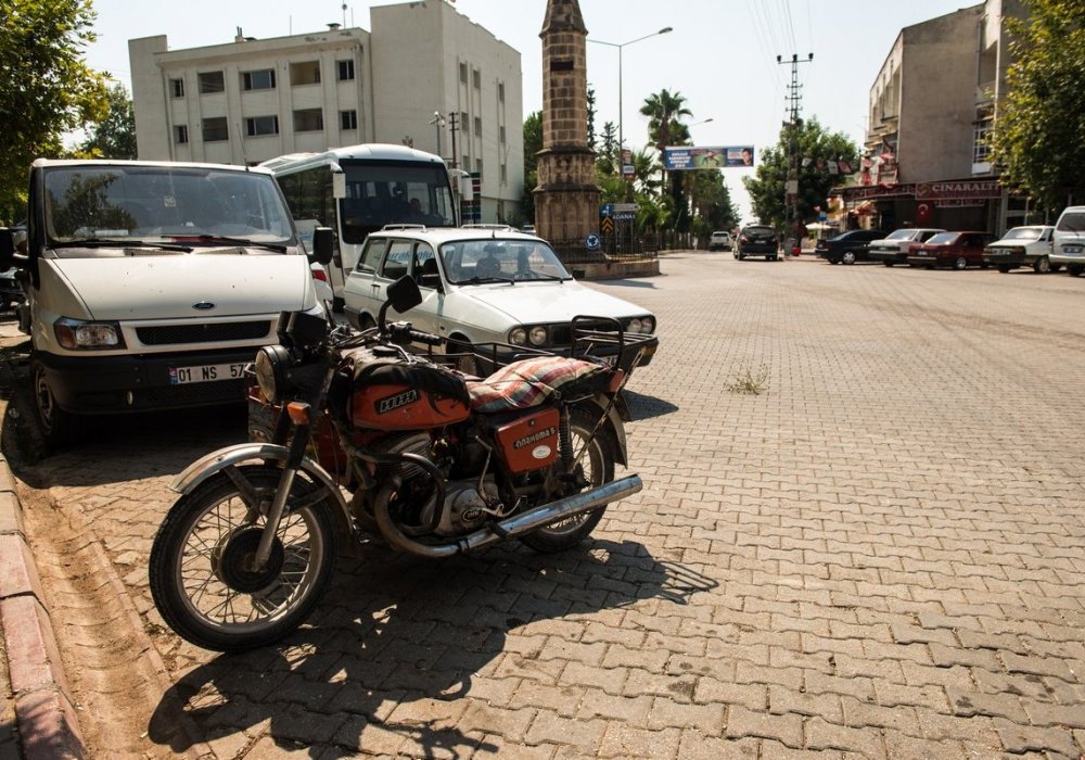 А еще очень часто на улицах Аданы мы встречали мотоциклы "Иж"