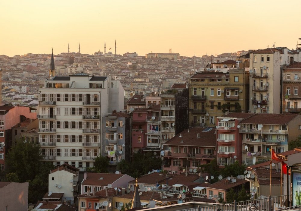 Впрочем, все относительно и зависит от того, какую часть города считать центром. Если вы впервые в Стамбуле, то вам, конечно, будут все рекомендовать ехать на площадь Султанахмет