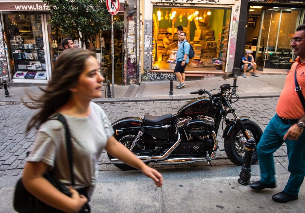 Самым оптимальным видом транспорта для Стамбула является двухколесный, в основном это мотоциклы и скутеры.