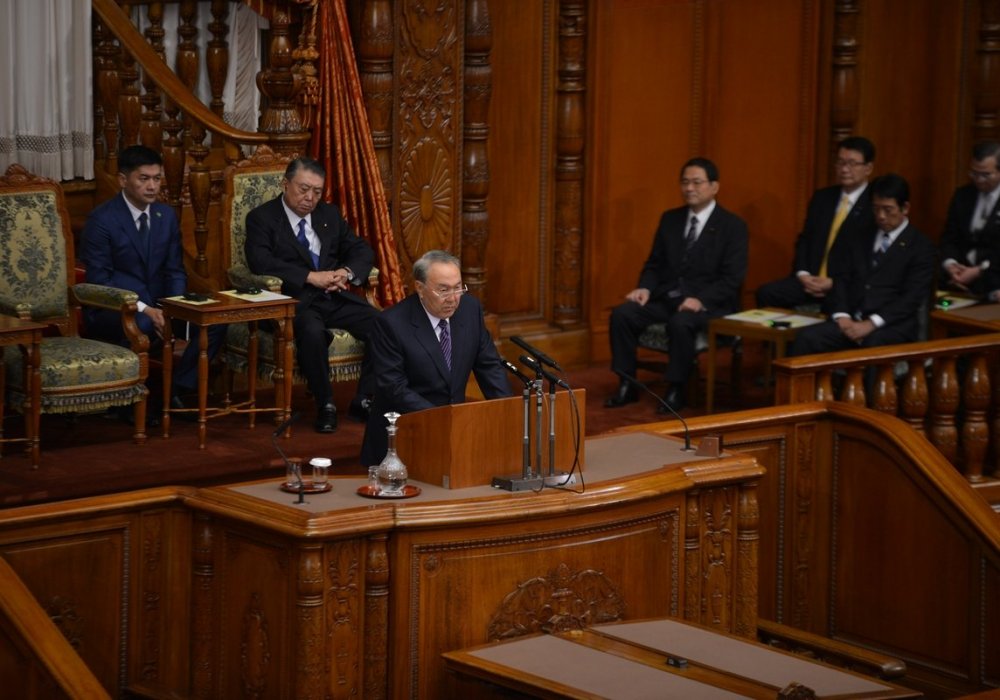 Государственной власти в Японии уделяют огромное значение. Вот так внимательно выступление Назарбаева слушали в здании парламента.