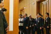 Нам лучше ехать на восток. Как Назарбаевы летали в Южную Корею
