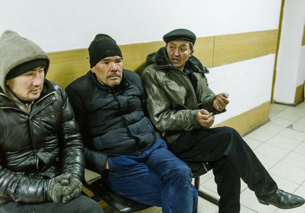 Некоторых бездомных сегодня приняли решение доставить по месту жительства в Темиртау и Костанайскую область. 