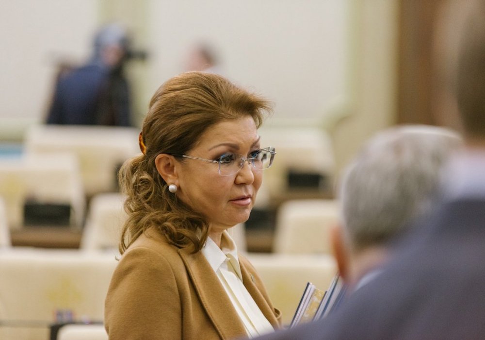 Или, может быть, это будет дочь Президента - сенатор Дарига Назарбаева. Кстати, сама она не стала комментировать предложение по переименованию Астаны.