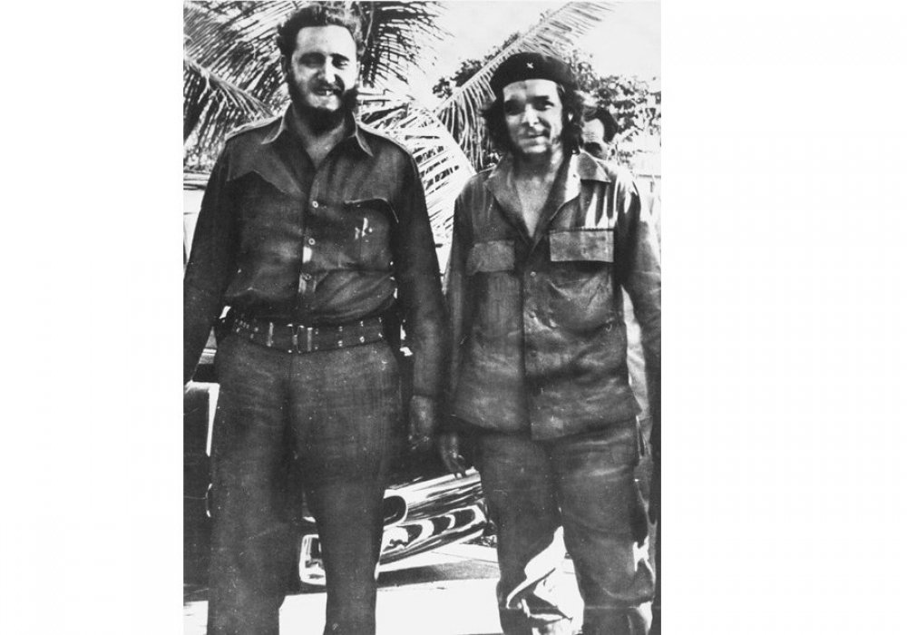 После окончания университета Фидель Кастро занялся частной адвокатской практикой в Гаване, в частности, бесплатно вел дела бедняков.
